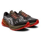 ASICS NOVABLAST 3 Running Shoes - black/red - Image 3