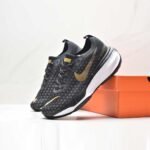 Nike Zoomx Invincible Run 3 - black / golden - Image 4