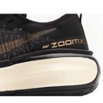 Nike Zoomx Invincible Run 3 - black / golden - Image 5