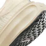 Nike Zoomx Invincible Run 3 - off-White - Image 4
