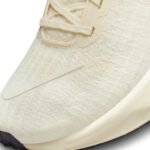 Nike Zoomx Invincible Run 3 - off-White - Image 6