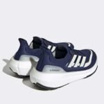 ADIDAS ULTRABOOST LIGHT - Navy blue/white - Image 3