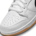 NIKE SB DUNK LOW -WHITE BLACK - Image 5