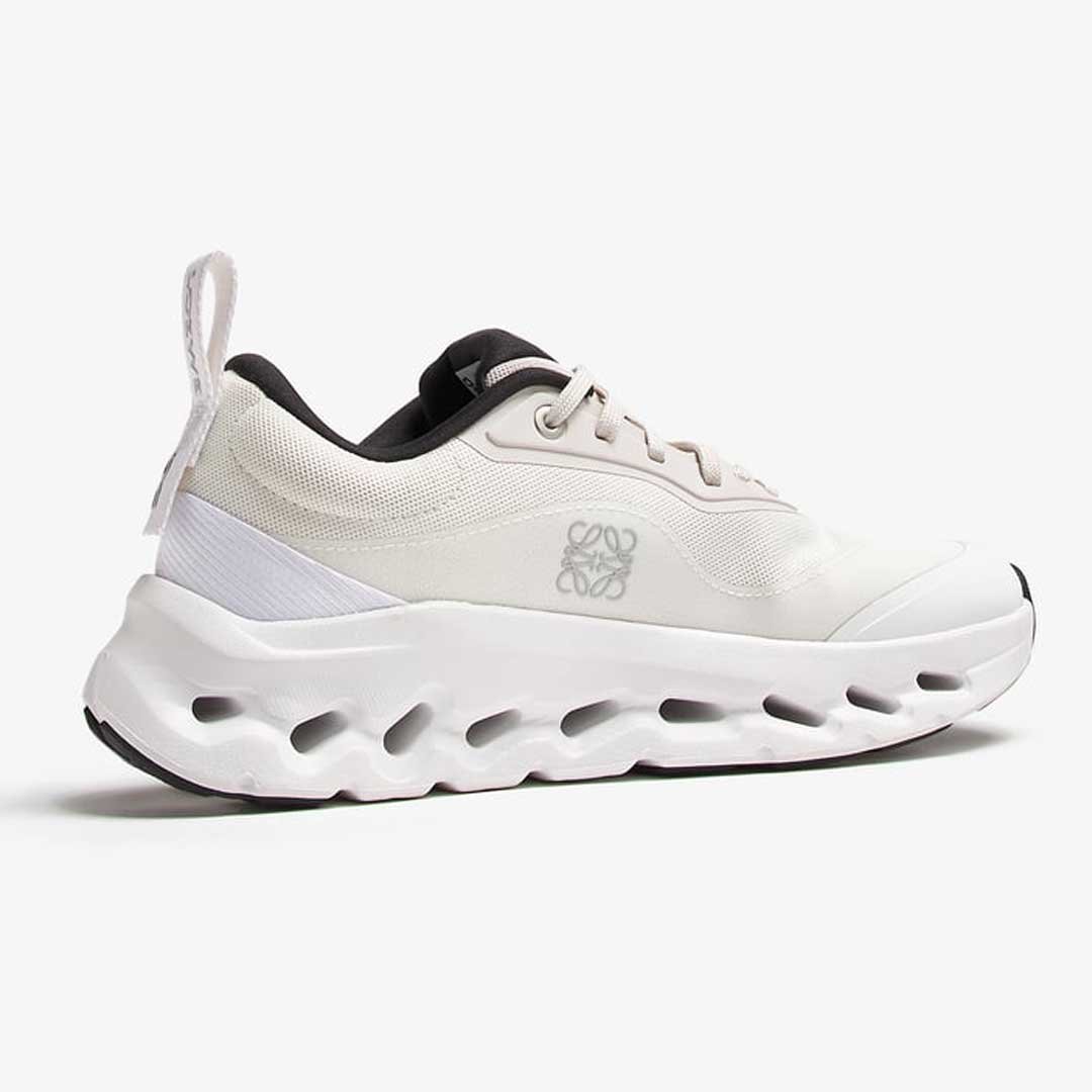 off4 On Running x Loewe Cloudtilt 2.0 - Sand White - Image 4