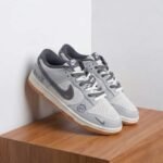 Nike SB Dunk Low x Louis Vuitton white/grey - Image 3